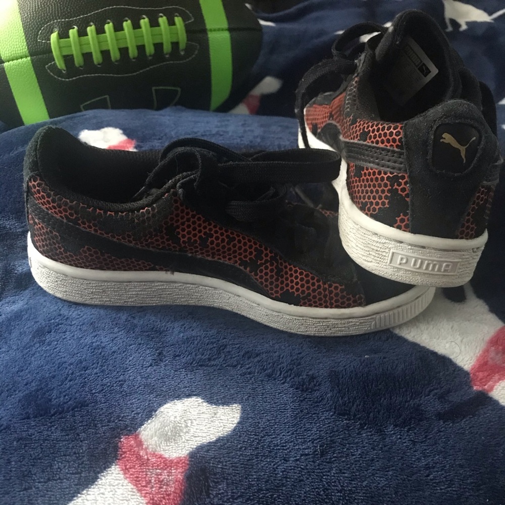 Boys puma sneakers